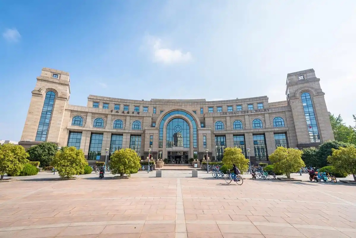 上海大学